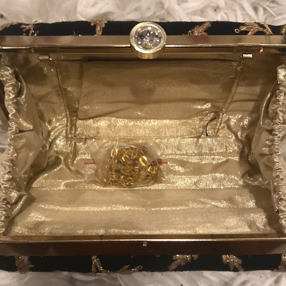 Elegant evening clutch - Picture 3 of 3